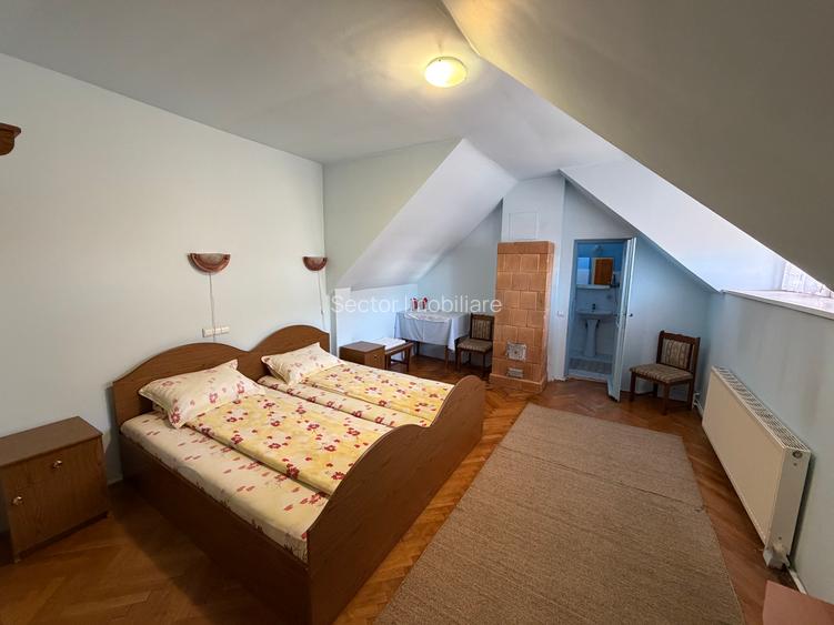 Vilă istorică de vânzare Castel Aura Buzescu Bușteni str. Victoriei nr. 11