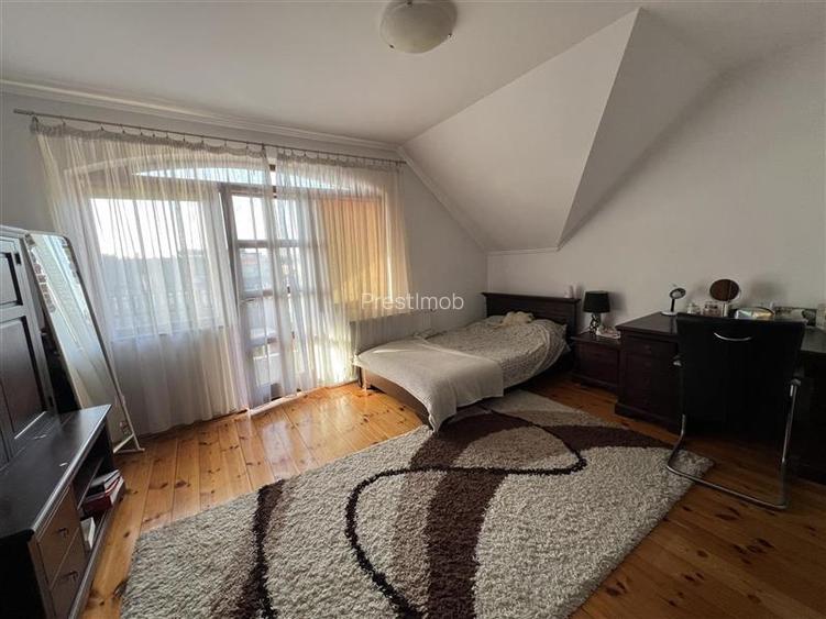 Casa de inchiriat in zona Moca de 380 mp utili, cu piscina si curte de 733 mp - 8