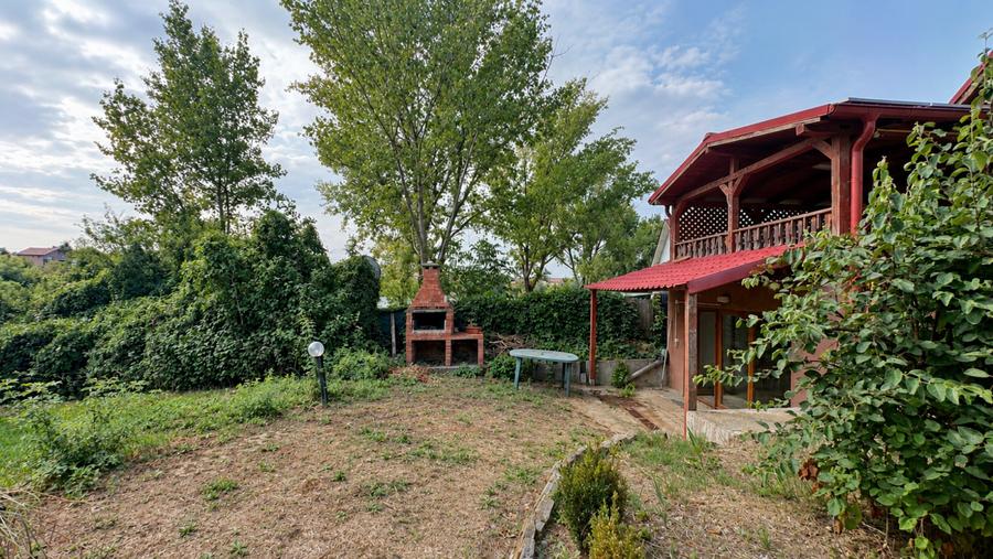 Casă de lemn pe malul lacului, Balotești — 7 camere