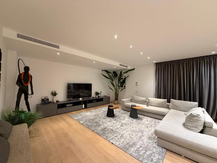 Apartament tip duplex  în One Charles de Gaulle,2 parcări incluse,2 terase