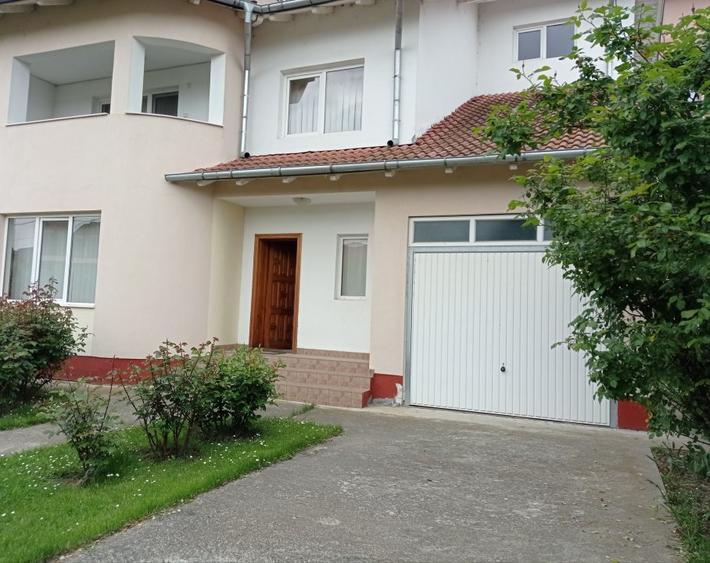 Casa / vila Gavana 3 , mobilata / utilata , finisaje clasice !