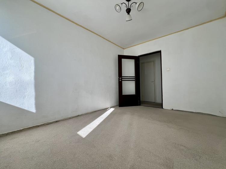Apartament 3 camere, decomandat, 70 mp utili - zona Sagului