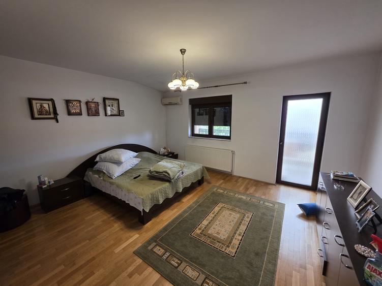 Pipera Vila individuala spatioasa 220mp teren generos 725 mp toate utilitatile