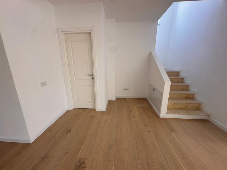 Tunari. Vile individuale 4 camere+curte