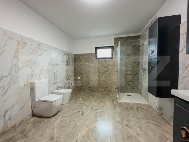 Casa spatioasa 4 camere, parcare, curte 2000 mp
