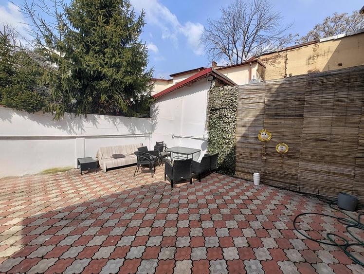 Principatele Unite | 2 Camere | Open-space | Curte | Parcare | Centrala