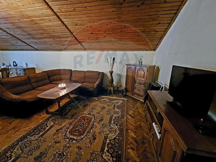 SINAIA- APARTAMENT DE VACANTA/ REZIDENTIAL- 3 camere in vila!