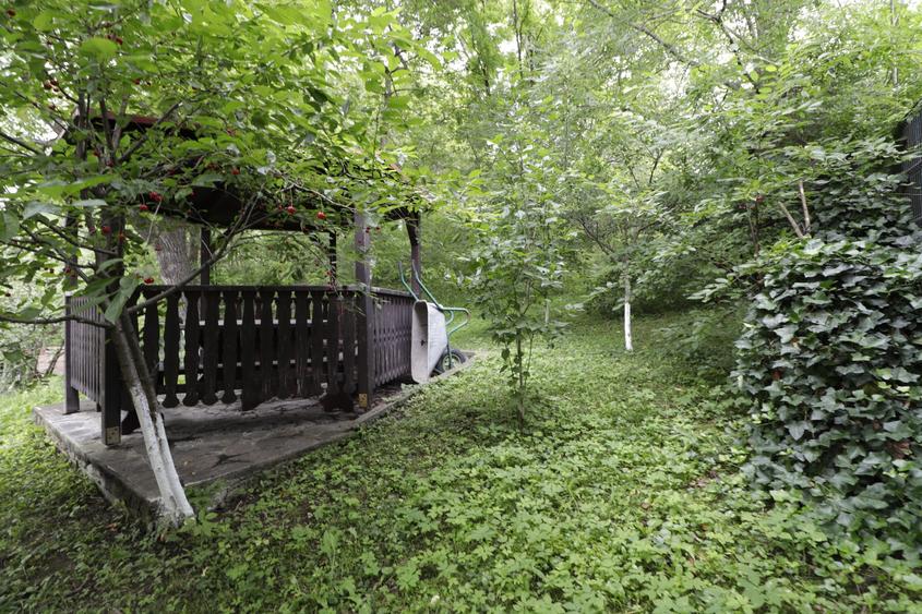 Casă de vânzare în Comarnic | Vilă 261 mp, teren 1.225 mp, priveliște panoramică