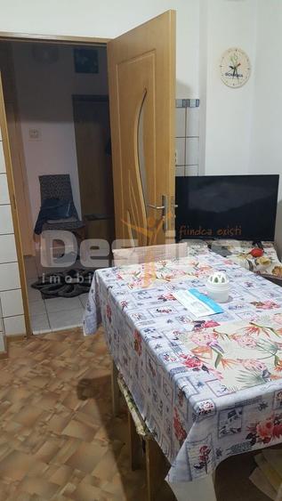 APARTAMENT 3 CAMERE DECOMANDAT