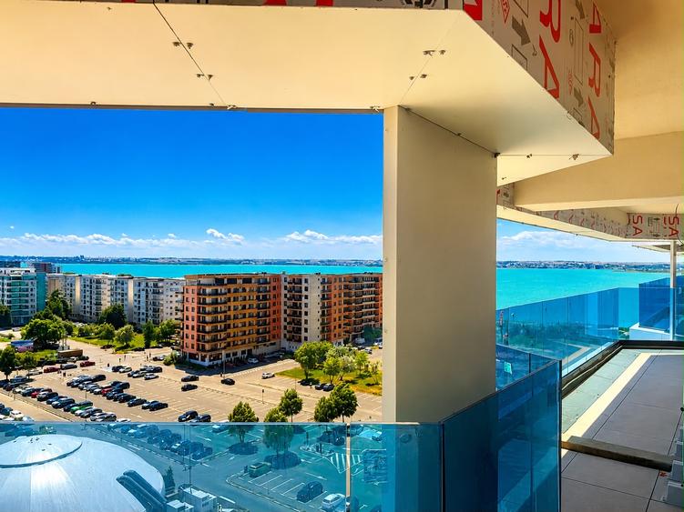2 Camere Marina Tower 78.5 mp Vedere Frontală La Mare