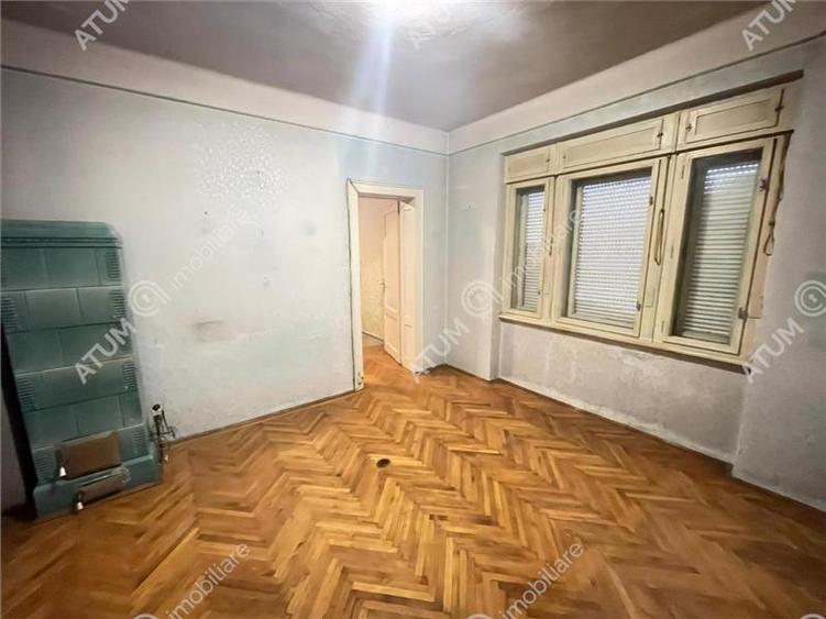 Apartament cu 4 camere 420 mp teren si garaj in Sub Arini Sibiu