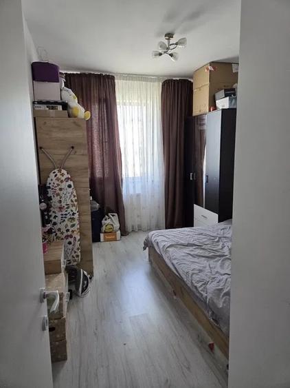 3 camere Drumul Taberei metrou Valea Ialomiței zona Valea Largă