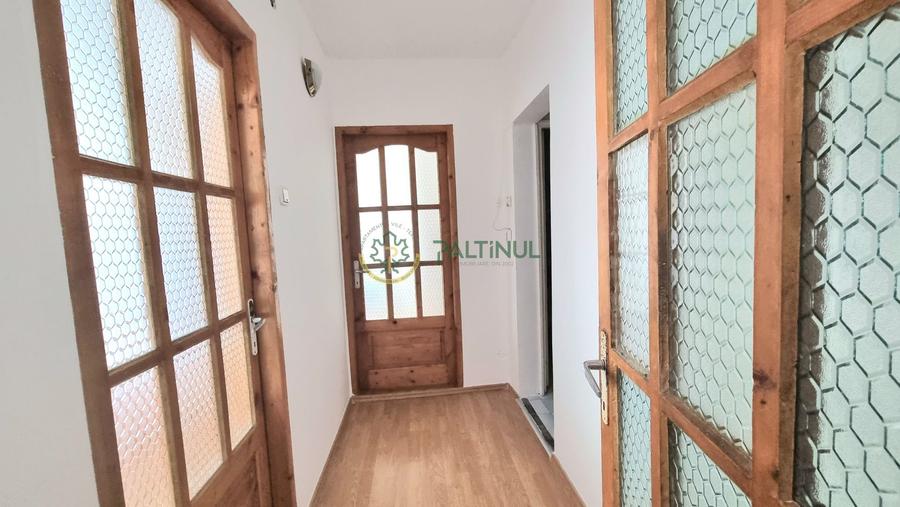 Apartament de inchiriat 3 camere cu balcon si 2 bai Valea Aurie
