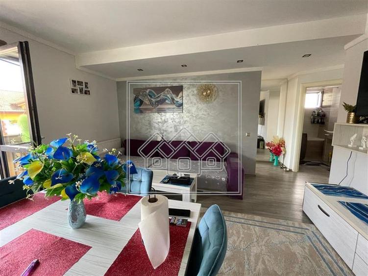 Apartament 3 camere, Etaj 1, Mobilt - Selimbar