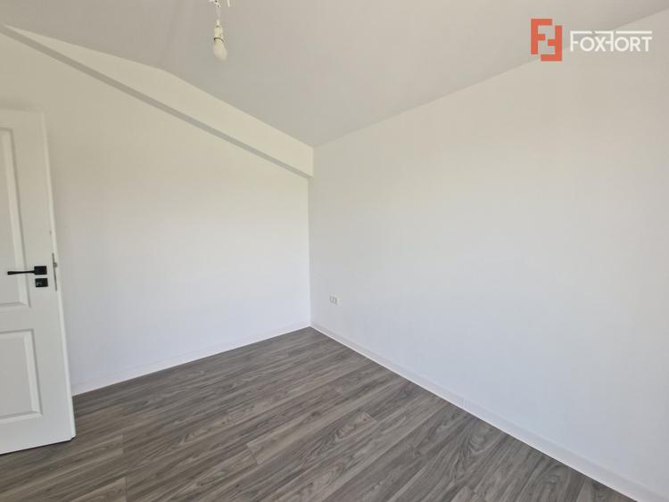 Duplex de vanzare cu 3 camere si teren de 309 mp - Recas