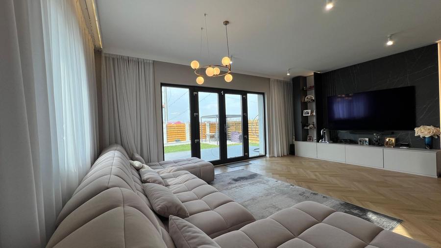 Vilă de Lux lângă Pădurea Balotești – Rafinament, Natură și Design Personalizat