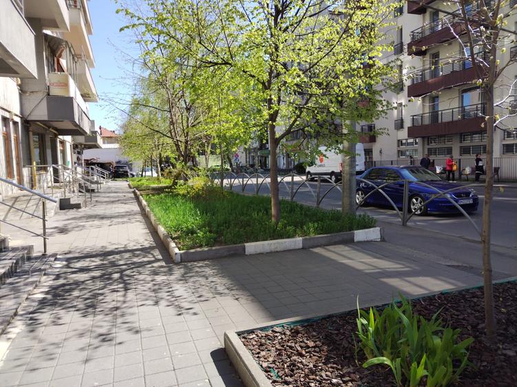 Inchiriere Spatiu Comercial-42 mp- stradal-Bucurestii Noi- Metrou