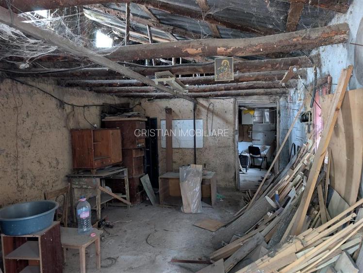 Teren cu casa demolabila Radu Negru, 178 mp, deschidere 10 m - 5