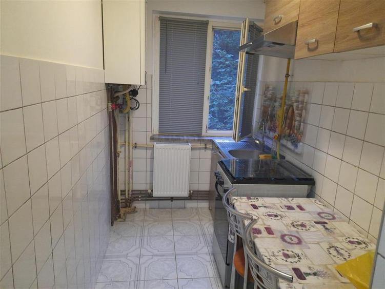 ...Apartament 2 Camere Etaj 1 cu Centrala zona Sagului..