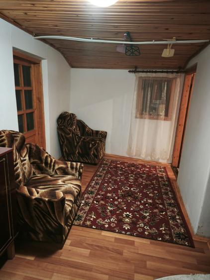 Casa de vanzare cu 3 camere, 80 mp, 900 mp teren, Siret
