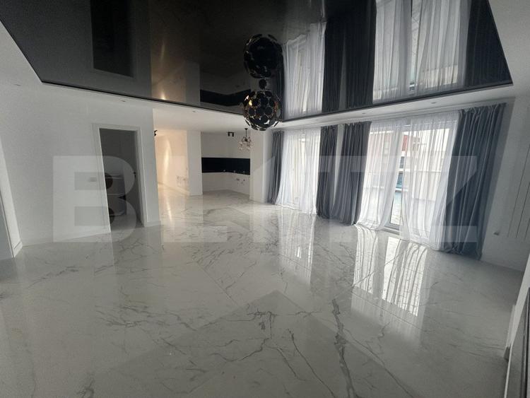 Penthouse superb de 200 mp, cu terasa de 40 mp, zona Nufarul