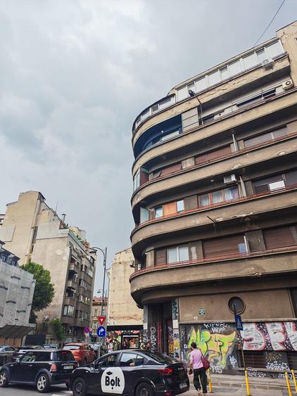 Magheru- CA Rosetii 3 camere Mobilat nou si modern