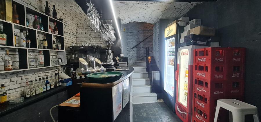Imchiriez spatiu pretabil pentru bar,cafenea situat ultracentral,la demisol,80m