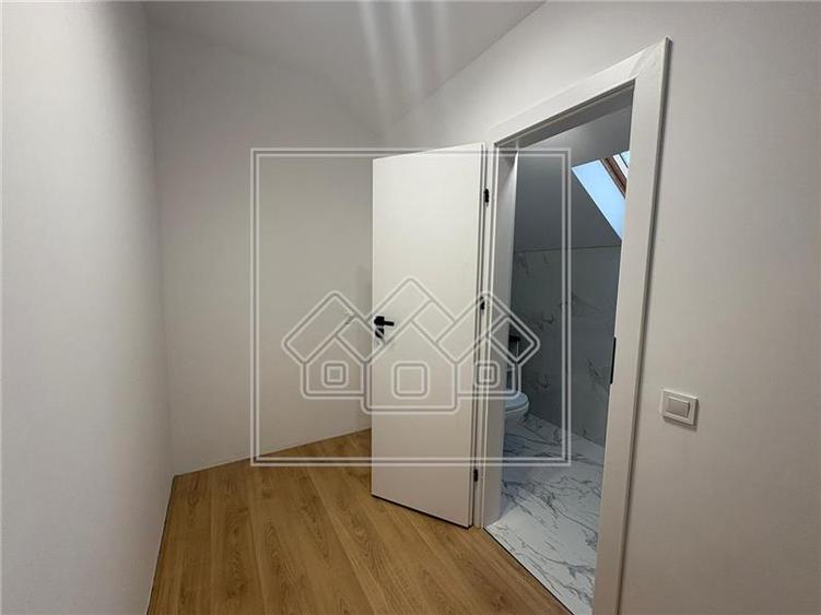 Penthouse la cheie, intabulat, 3 camere, terasa, dressing
