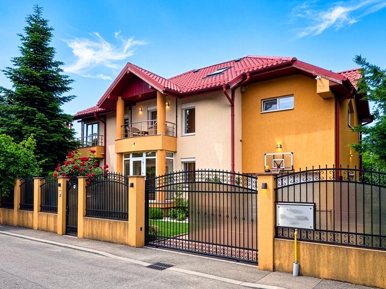 Vilă P+1 în Regie Proprie | Fundație la 2m Teren 627mp | Stradă Privată