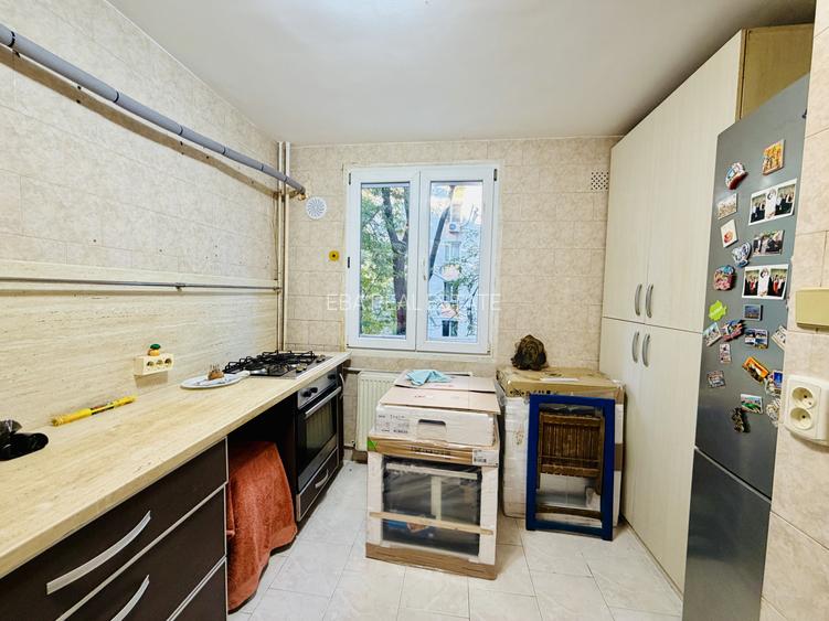 Apartament 3 camere decomandat etaj 1 din 4 Drumul Taberei