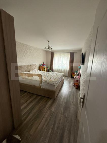 Apartament 3 camere, zona bradet, etaj intermediar