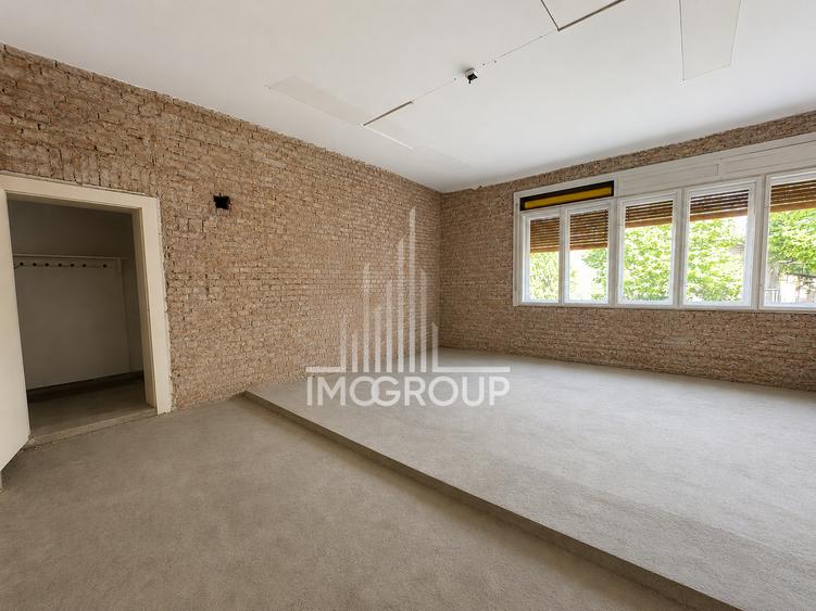 UNIC! Apartament in vila,pe doua niveluri,  450 mp teren  in zona Centrala