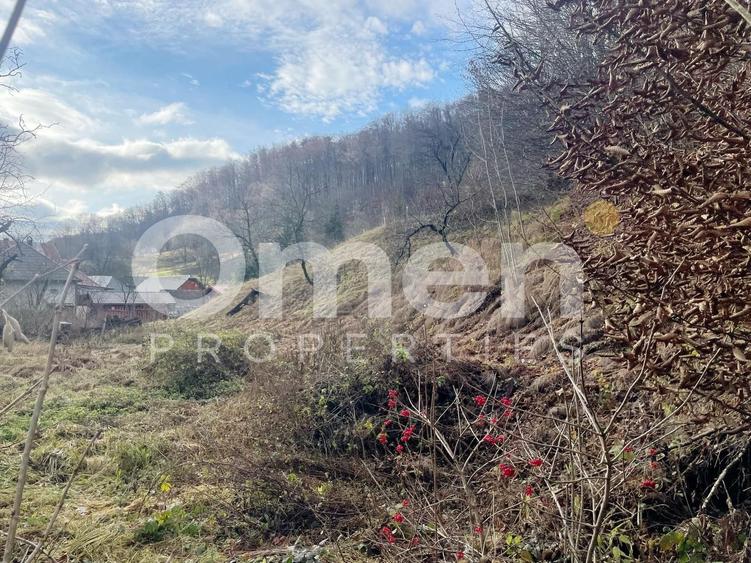 Teren intravilan de vânzare – 1355 mp | Utilități pe teren