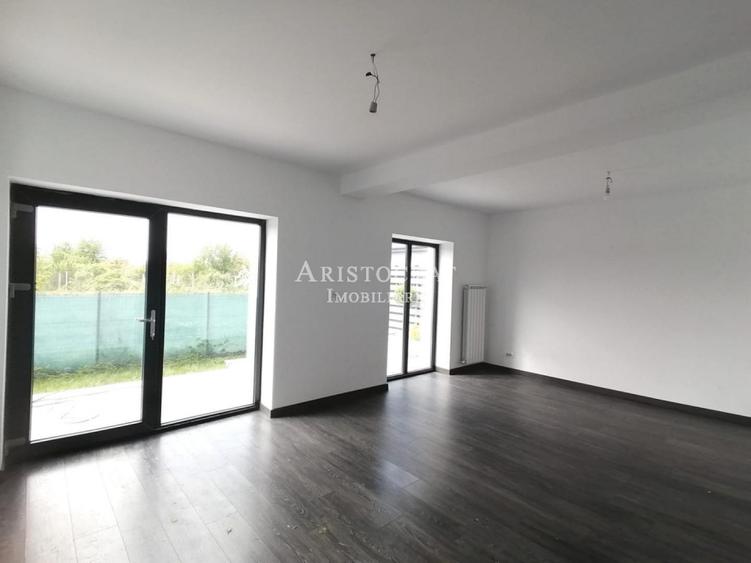Duplex proximitate lac Corbeanca