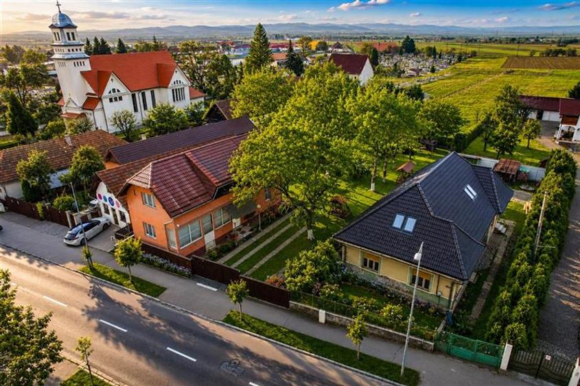 FILM! Casa 7 camere, oportunitate: rezidential/ turistic/ investitional,Covasna