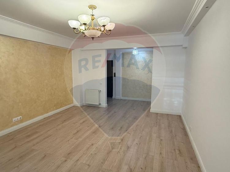 INCHIRIERE Apartament cu 3 camere in zona Aviatiei