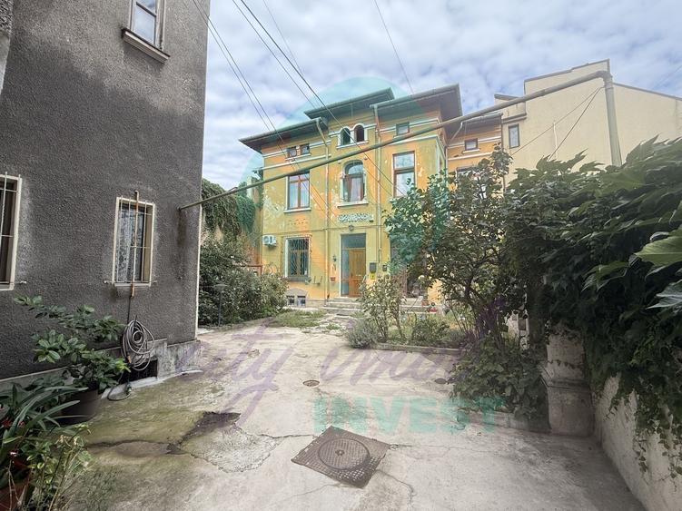 Apartament cochet vila edificata in perioada interbelica