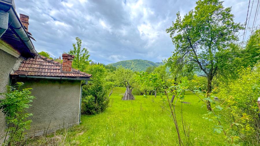 Teren 1500mp, intravilan cu utilitati, in proximitatea complexului Vila Bran