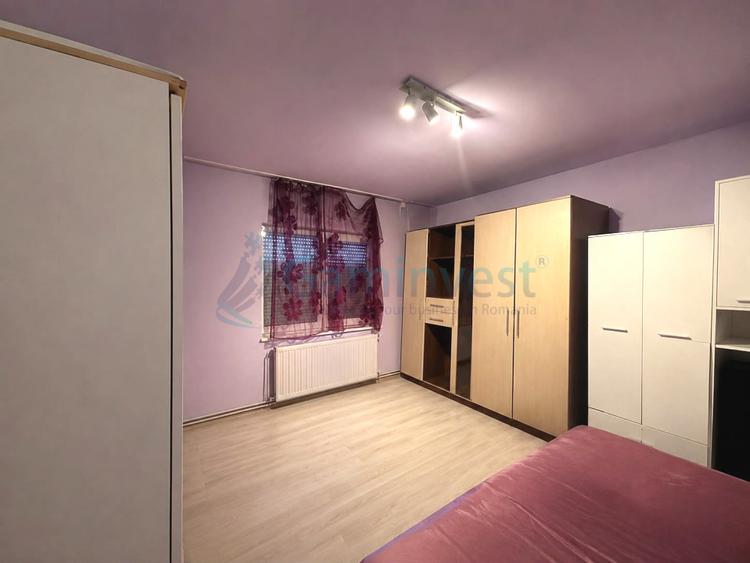 Apartament de vanzare in Oradea, decomandat cu 3 camere, zona Dacia