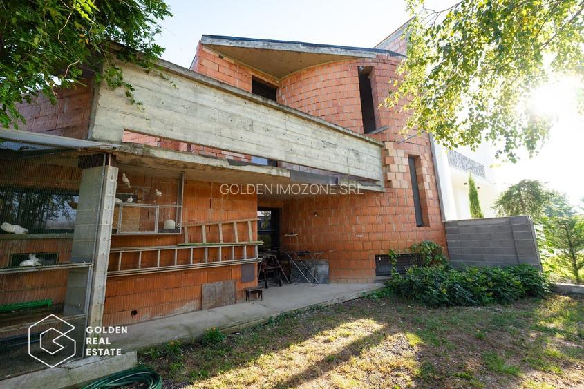 Schimb 1/2 Duplex avangardist la roșu în Moșnița Nouă cu apartamen