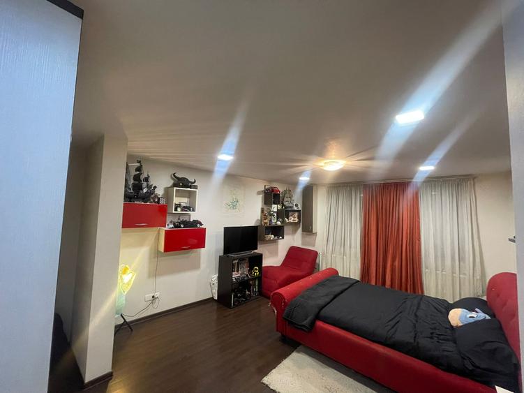 Universitatea Hyperion- Apartament 2 camere la Curte