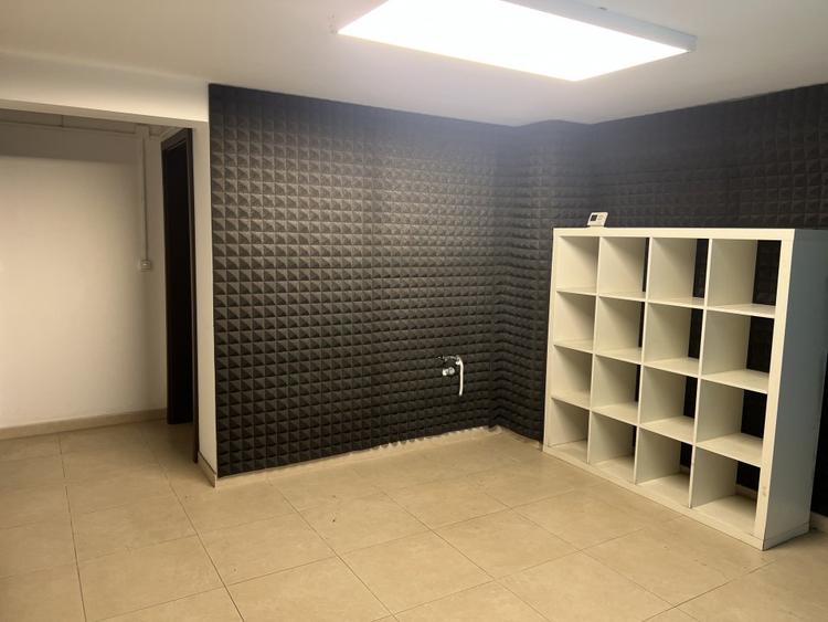 Cladire individuala pentru birou/ Parcare generoasa / Zona comerciala