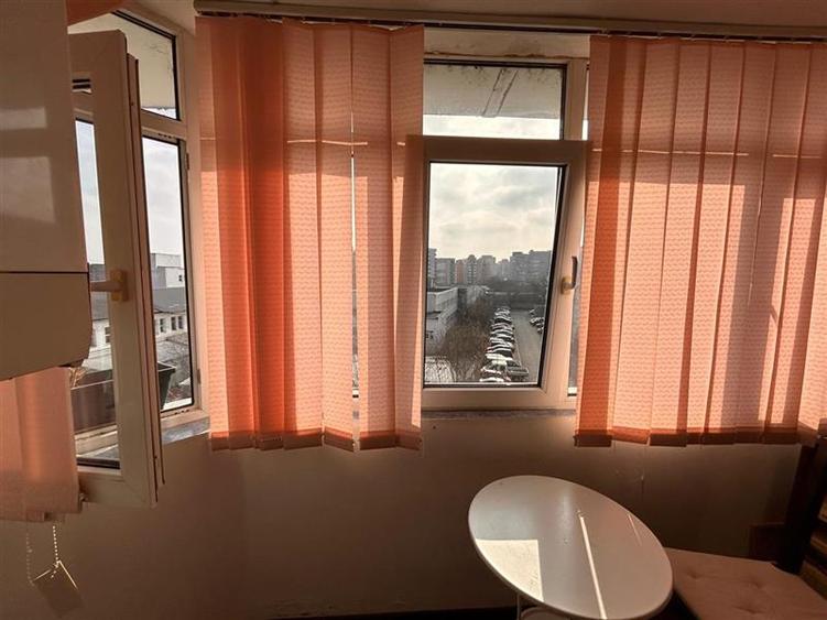 3 Camere decomandat zona GEPEX