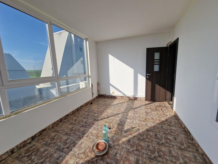 Hala 440mp, Apartamente 340mp, Garaj, teren 1500mp, acces facil-460.000euro