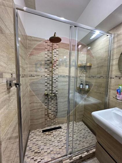 Apartament cu 2 camere de închiriat în zona Ultracentral