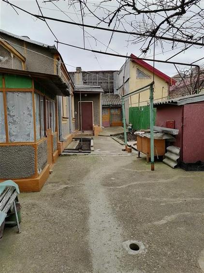 Casa 4 cam zona Bd.Cuza V C.Galati teren 210 mp cu 11 deschidere