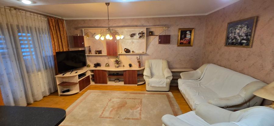 Apartament 4 camere de vanzare, etajul 1, Focsani