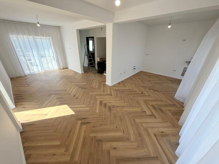 PF ! Casa  4 camere 2 bai zona Bucium