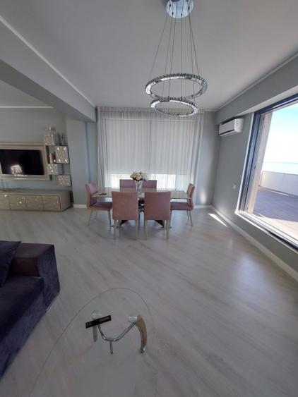 Mamaia - penthouse cu 3 camere, 2 bai, terasa generoasa