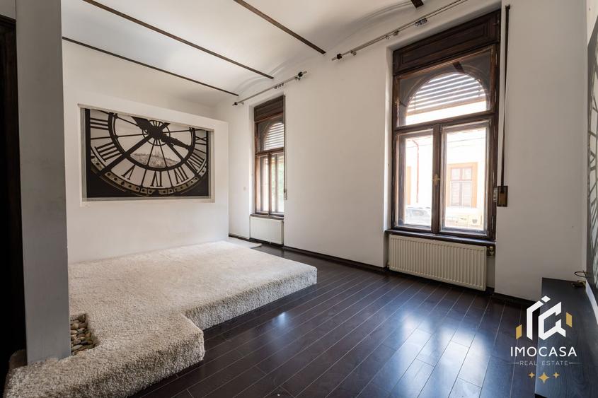De vanzare Cladire bloc Istoric Central Arad D+P+E+M curte proprie